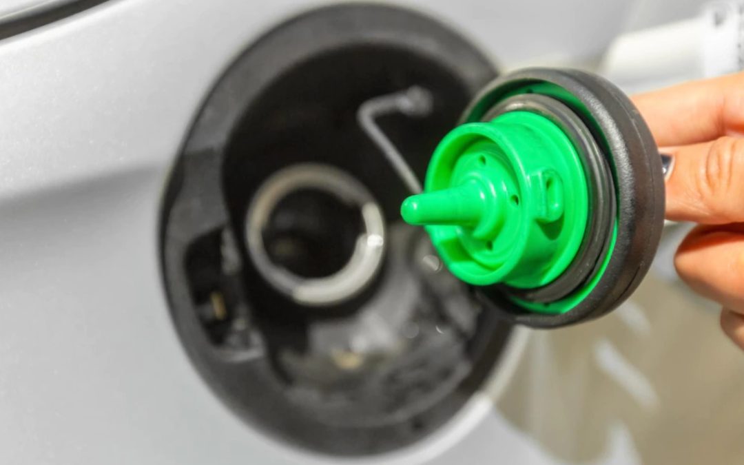 Trucos y consejos Wallscar para ahorrar combustible al conducir tu coche.