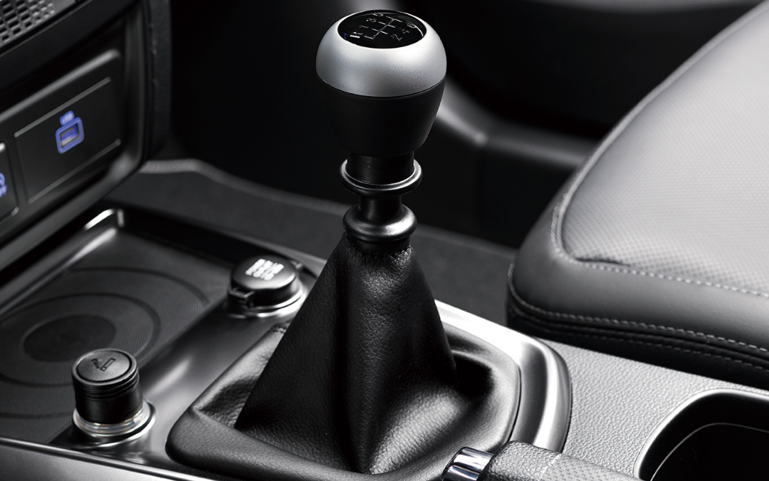 Los coches manuales, en peligro de extinción